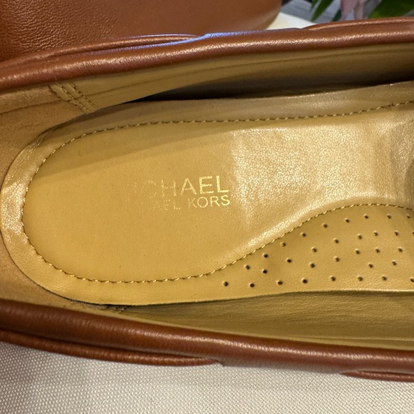 Elegant Michael Michael Kors Sutton Loafers Luggage Brown Women’s Size 8.5 - Picture 13 of 14